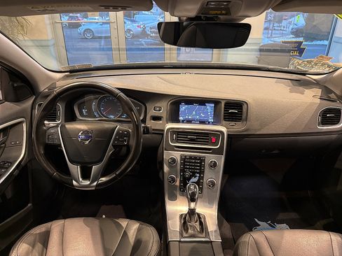 Used 2018 Volvo S60 T5 Dynamic w/ Vision Package image 37