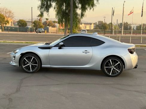 Used 2018 Toyota 86 image 8