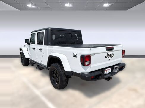 Used 2022 Jeep Gladiator Sport AWD/4WD image 3