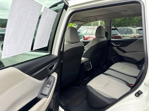 Used 2020 Subaru Forester Premium AWD/4WD image 17