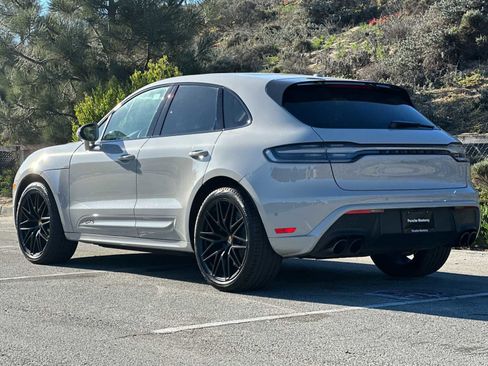 Certified 2025 Porsche Macan GTS image 3