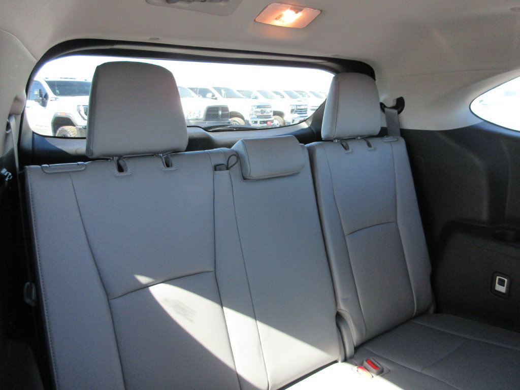 Used 2021 Toyota Highlander Platinum AWD/4WD image 24