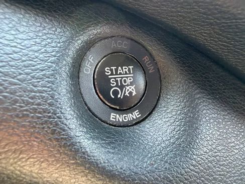 Used 2015 Jeep Cherokee Latitude w/ Comfort/Convenience Group AWD/4WD image 37