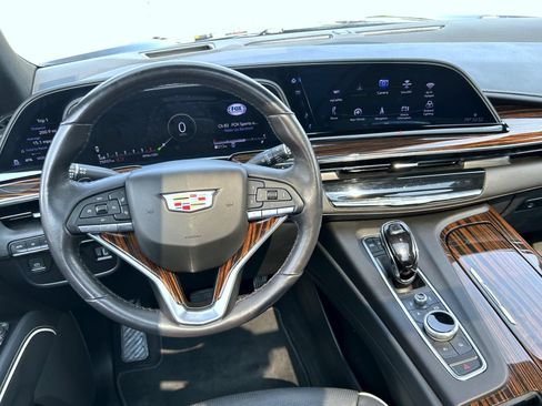 Used 2023 Cadillac Escalade ESV Premium Luxury AWD/4WD image 16