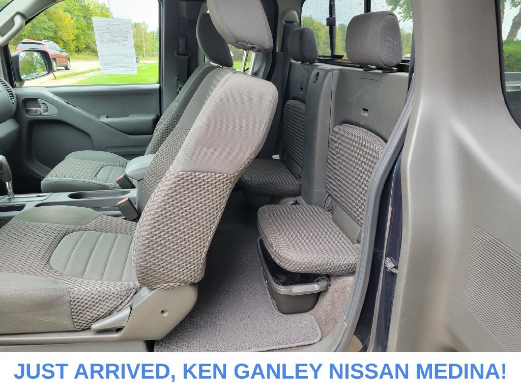 Used 2016 Nissan Frontier SV w/ SV Value Truck Package AWD/4WD image 16