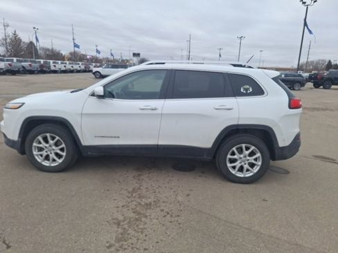 Used 2014 Jeep Cherokee Latitude w/ Comfort/Convenience Group image 5