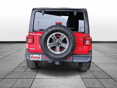Used 2018 Jeep Wrangler Unlimited Sahara AWD/4WD image 6