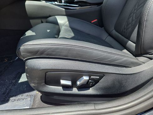 Used 2023 BMW 530i w/ Convenience Package RWD image 17