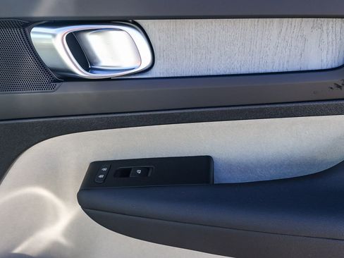 New 2026 Volvo XC40 B5 Plus w/ Protection Package Premier image 19