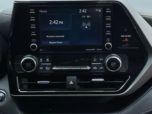 Used 2022 Toyota Highlander LE image 18