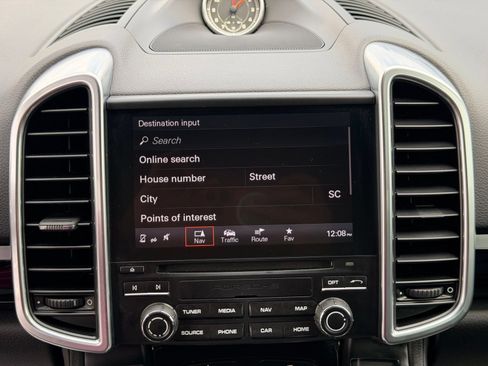 Used 2018 Porsche Cayenne AWD/4WD image 22