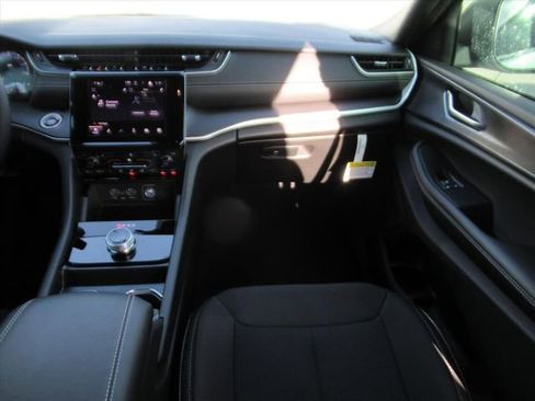 New 2025 Jeep Grand Cherokee L Laredo w/ Luxury Tech Group I image 14