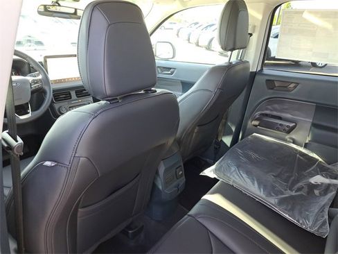 New 2025 Ford Maverick Lariat w/ Black Appearance Package image 45