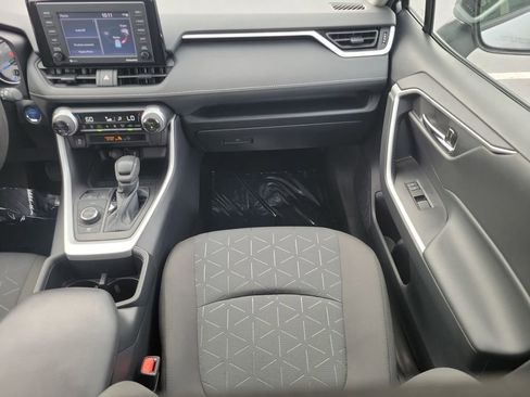Used 2022 Toyota RAV4 XLE image 13