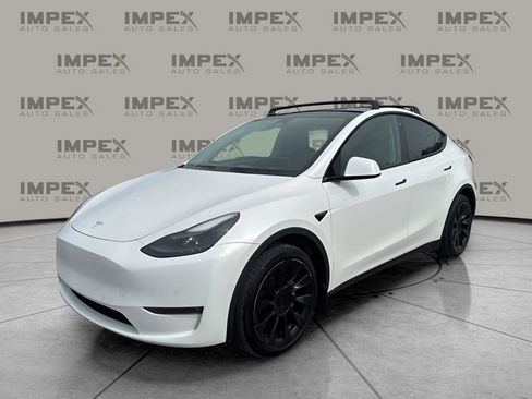 Used 2022 Tesla Model Y Long Range image 1