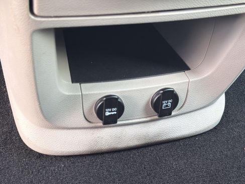 Used 2018 Dodge Grand Caravan SE w/ UConnect Hands-Free Group FWD image 15