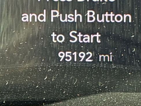 Used 2017 Chrysler Pacifica Limited w/ UConnect Theater Package image 8