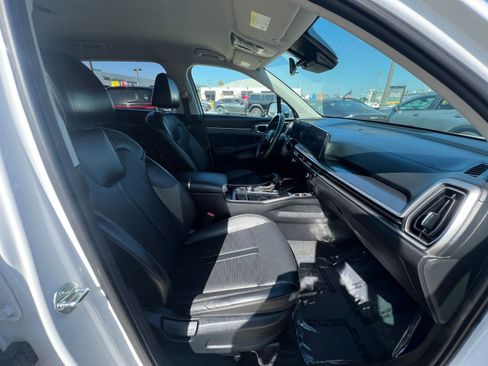 Used 2024 Kia Sorento S FWD image 41