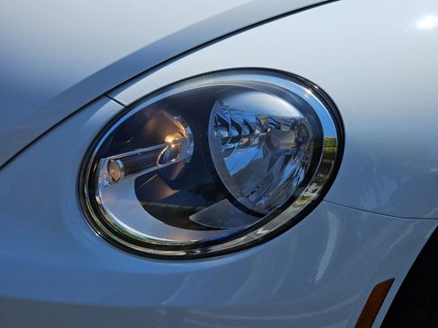 Used 2015 Volkswagen Beetle 1.8T FWD image 31