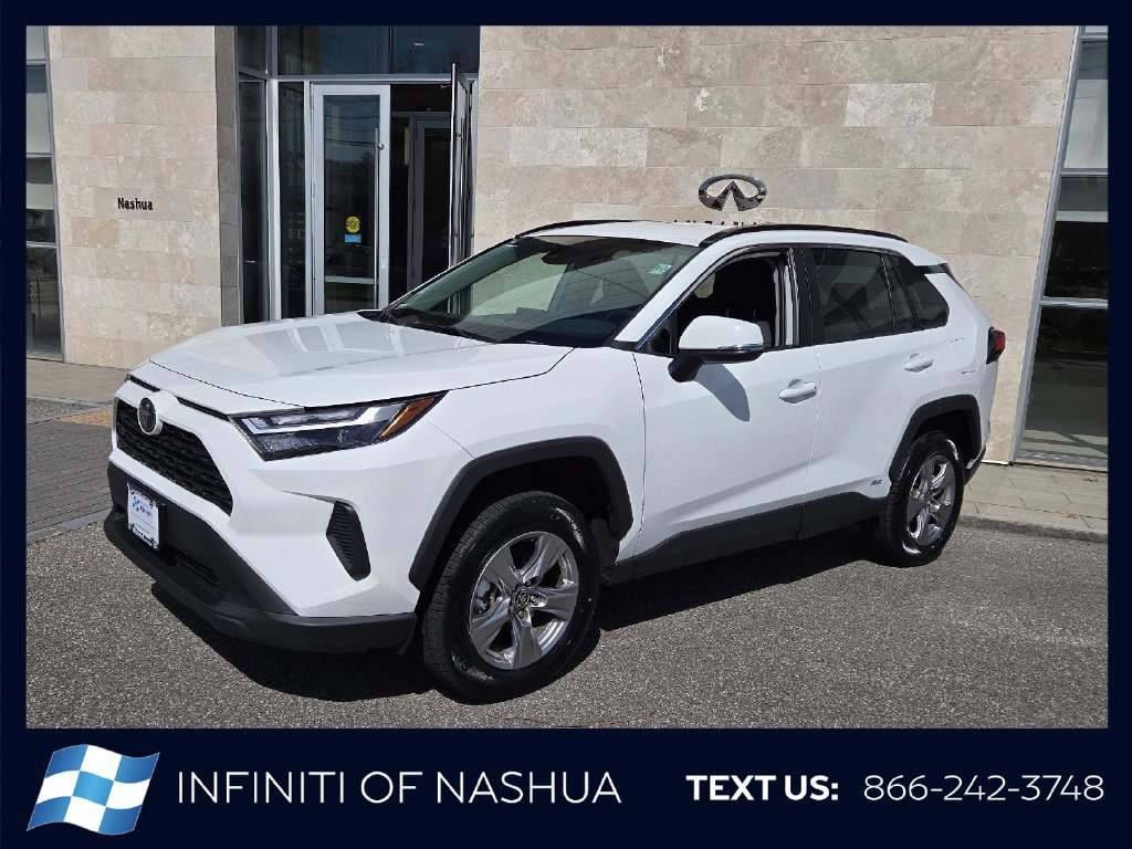 Used 2025 Toyota RAV4 XLE AWD/4WD image 2