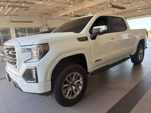 Used 2020 GMC Sierra 1500 AT4 w/ AT4 Premium Package AWD/4WD image 3