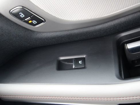 Used 2025 Ford Expedition Active AWD/4WD image 26