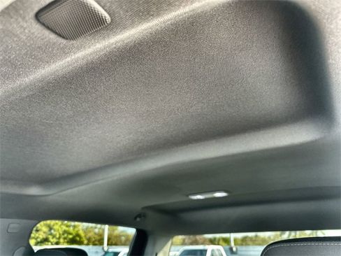 Used 2022 Chevrolet Silverado 2500 Custom w/ Custom Value Package image 16