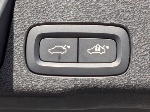 New 2024 Volvo XC60 T8 Plus w/ Protection Package Premier image 22