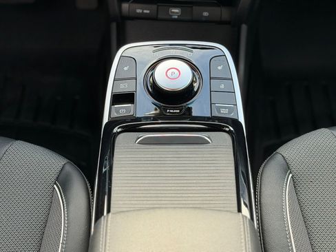 Used 2021 Kia Niro EX w/ Cold Weather Package image 14