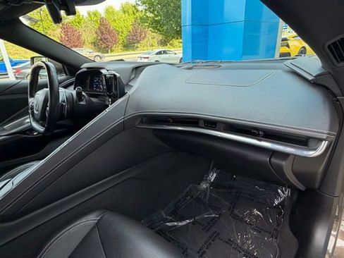 Used 2020 Chevrolet Corvette Stingray Coupe w/ 1LT RWD image 35