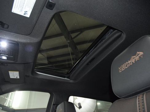 Used 2024 Chevrolet Silverado 1500 High Country w/ High Country Premium Package image 47