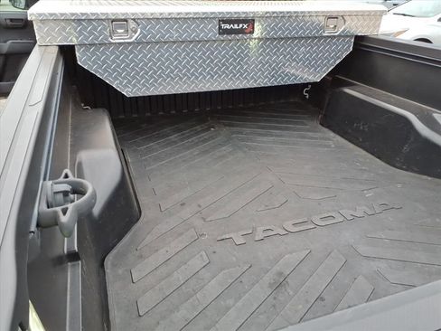 Used 2020 Toyota Tacoma SR image 14