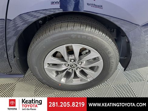 New 2026 Toyota Sienna XLE image 15