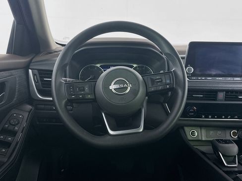 Used 2023 Nissan Rogue SV AWD/4WD image 17