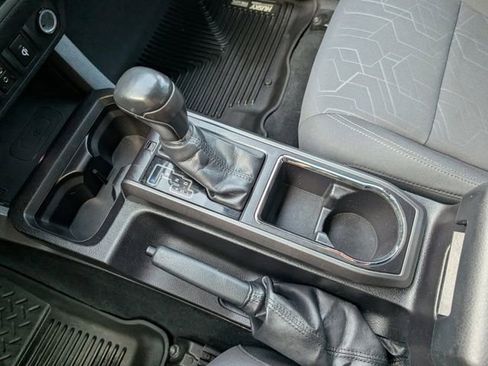 Used 2016 Toyota Tacoma TRD Sport w/ Premium & Technology Package image 18