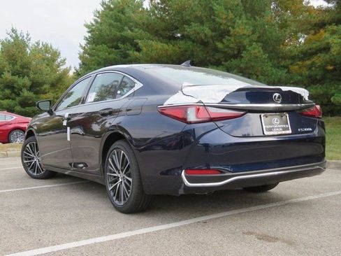 Used 2023 Lexus ES 300h w/ Premium Package FWD image 4