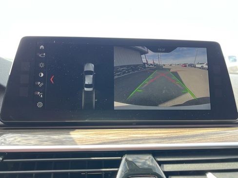 Used 2017 BMW 530i w/ Premium Package image 46