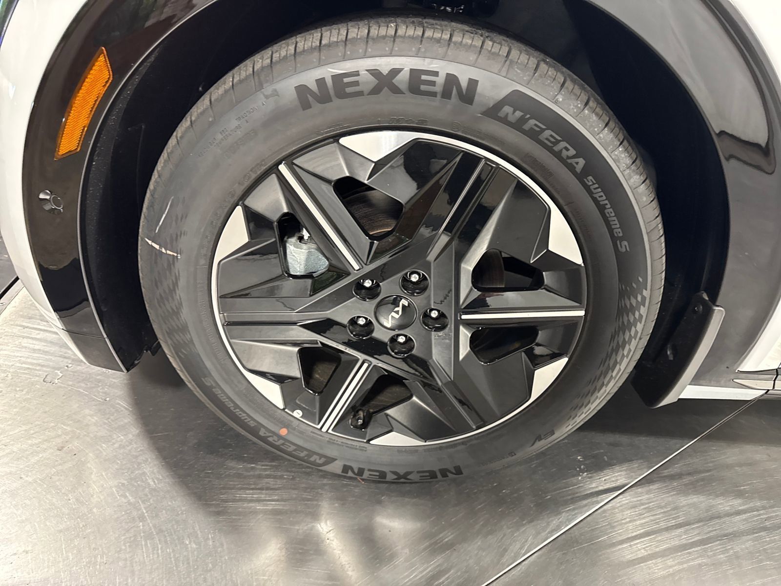 New 2026 Kia EV6 Wind AWD/4WD image 2