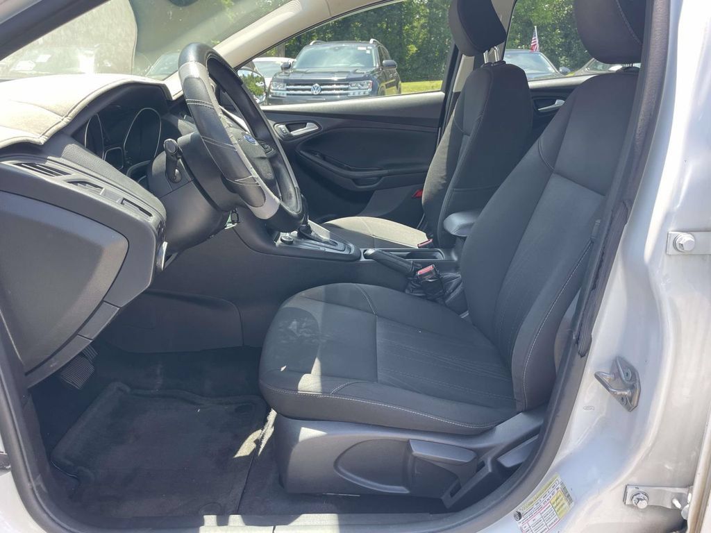 Used 2015 Ford Focus SE FWD image 13