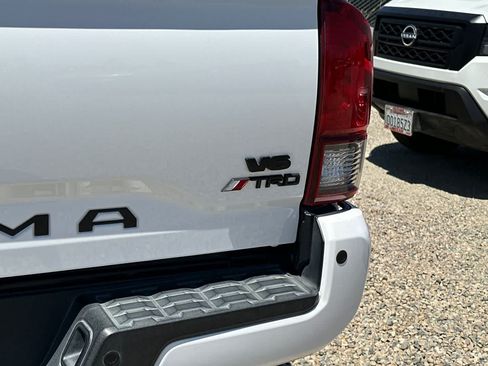 Used 2018 Toyota Tacoma TRD Sport w/ Technology Package RWD image 13
