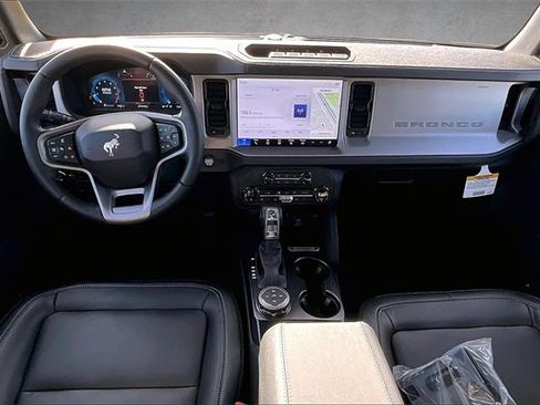 New 2025 Ford Bronco Outer Banks w/ Sasquatch Package image 4