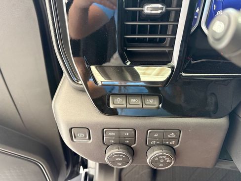 New 2026 Chevrolet Silverado 1500 ZR2 AWD/4WD image 7