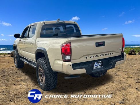 Used 2018 Toyota Tacoma TRD Off-Road AWD/4WD image 5