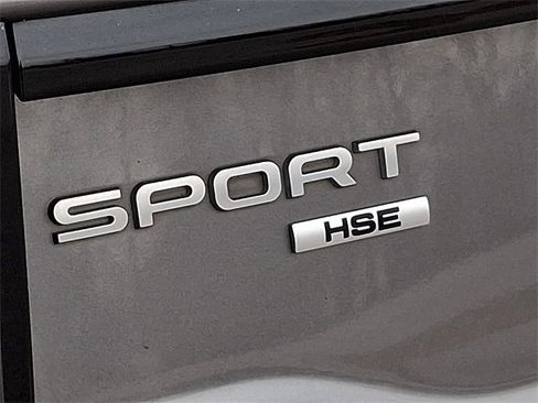 Used 2017 Land Rover Discovery Sport HSE image 32