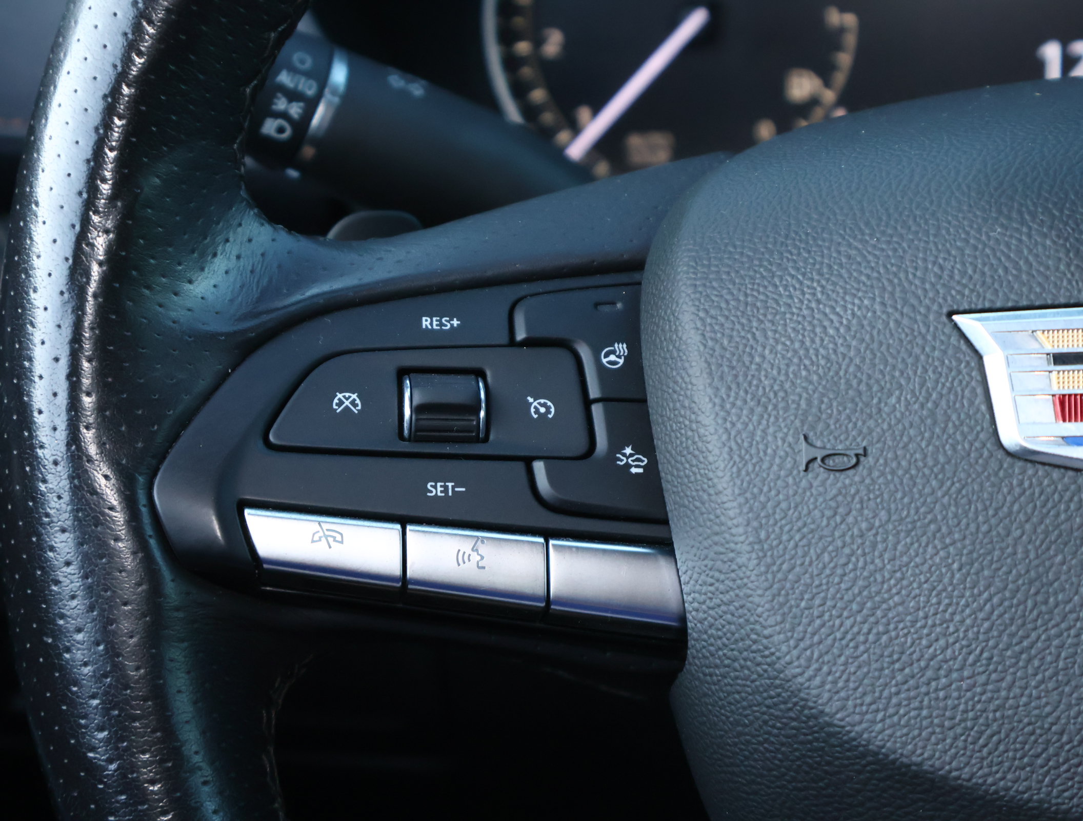 Used 2023 Cadillac XT4 Sport FWD image 15