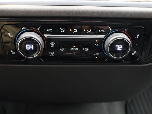 Used 2024 Chevrolet Silverado 1500 LT image 24