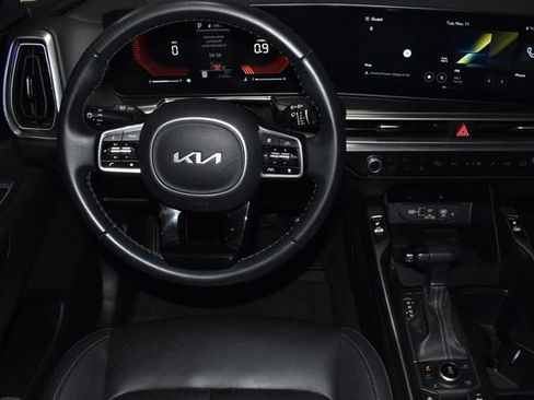 Used 2024 Kia Sorento S image 14