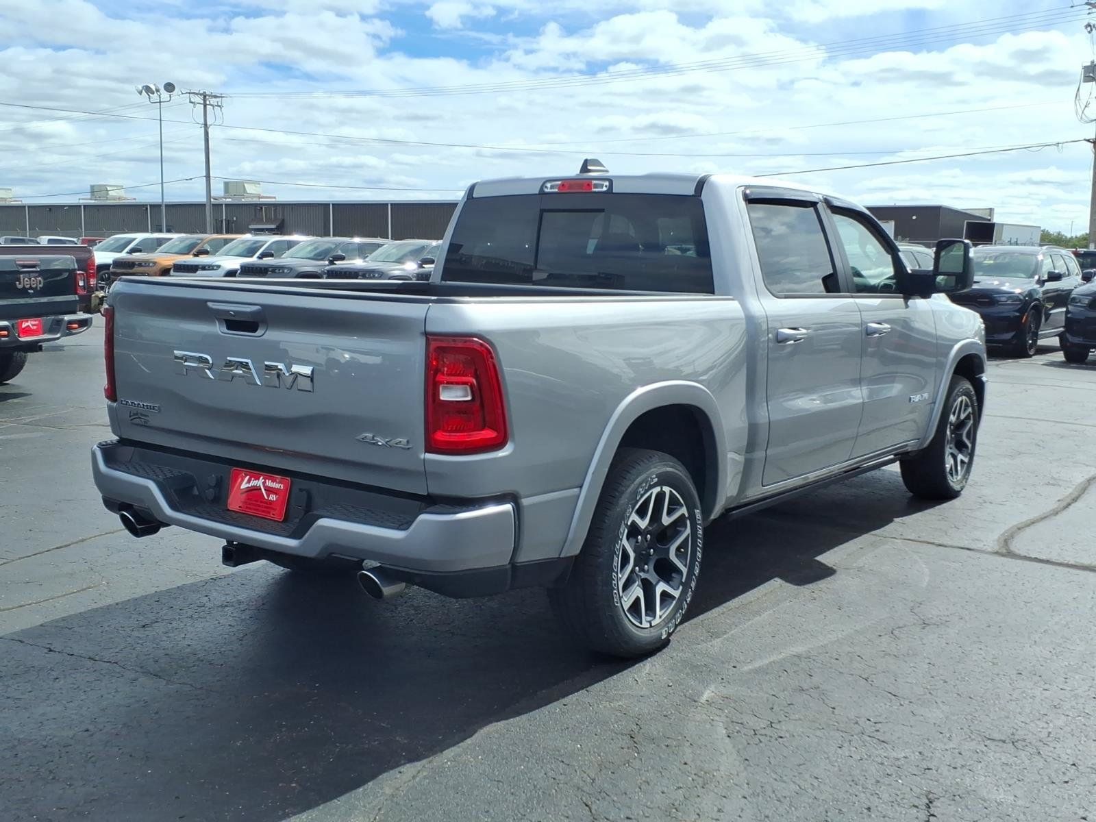 Used 2025 RAM 1500 Laramie w/ Advanced Safety Group II AWD/4WD image 4