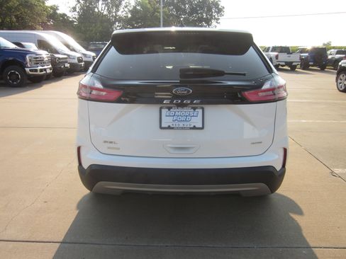 Used 2024 Ford Edge SEL AWD/4WD image 5