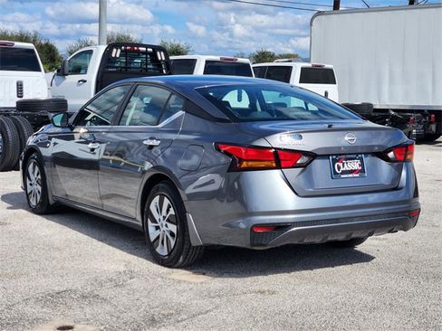 Used 2024 Nissan Altima 2.5 S image 5